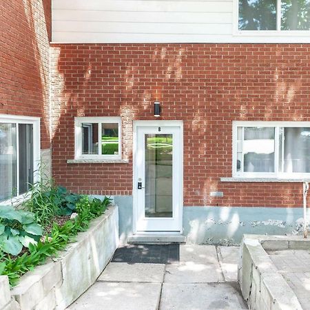 Entire 2 Bedroom Apartment Uptown Waterloo - E1 외부 사진