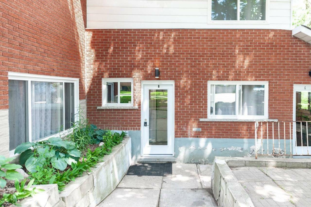 Entire 2 Bedroom Apartment Uptown Waterloo - E1 외부 사진