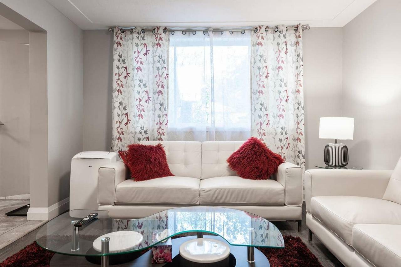 Entire 2 Bedroom Apartment Uptown Waterloo - E1 외부 사진