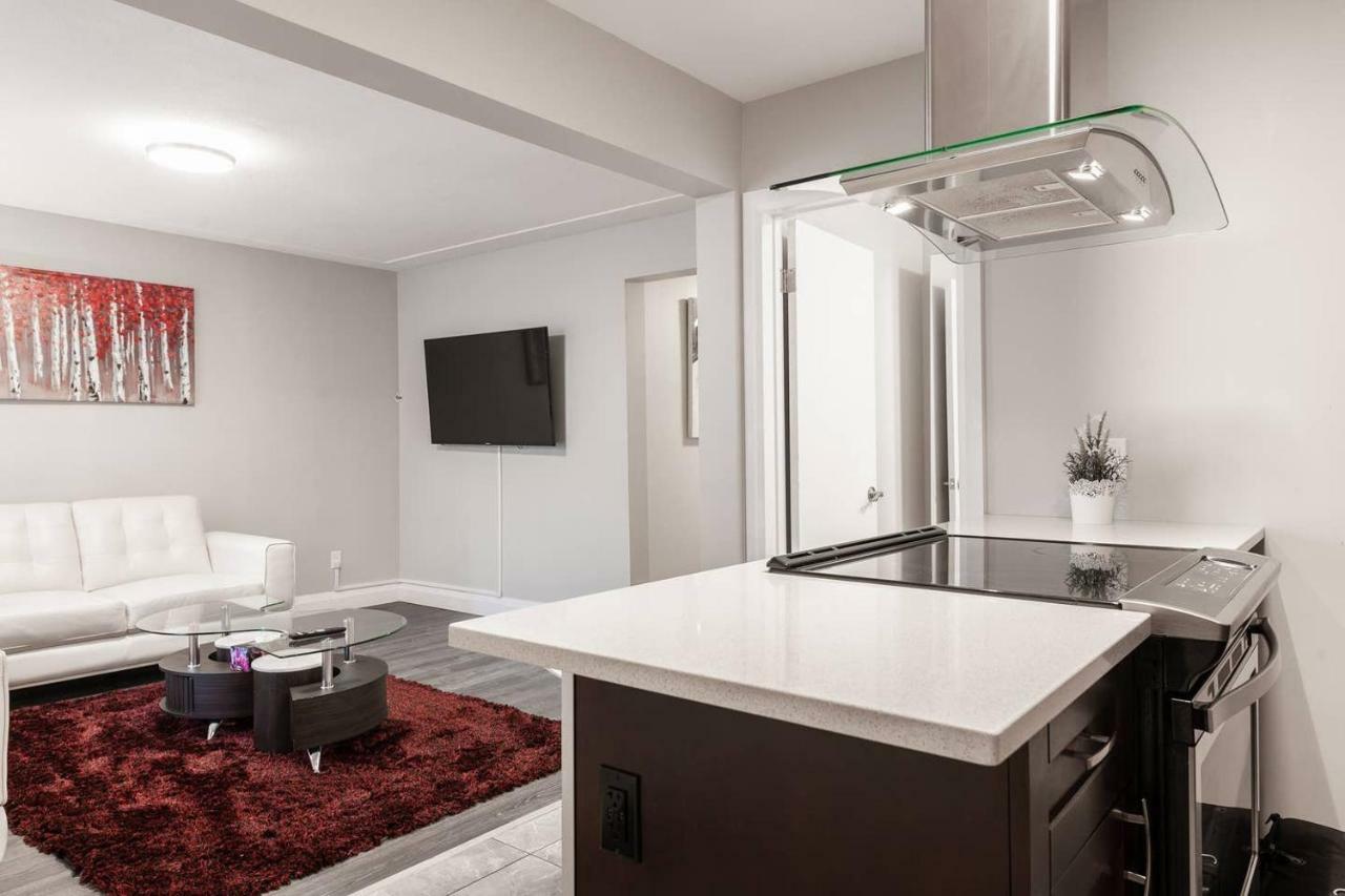 Entire 2 Bedroom Apartment Uptown Waterloo - E1 외부 사진