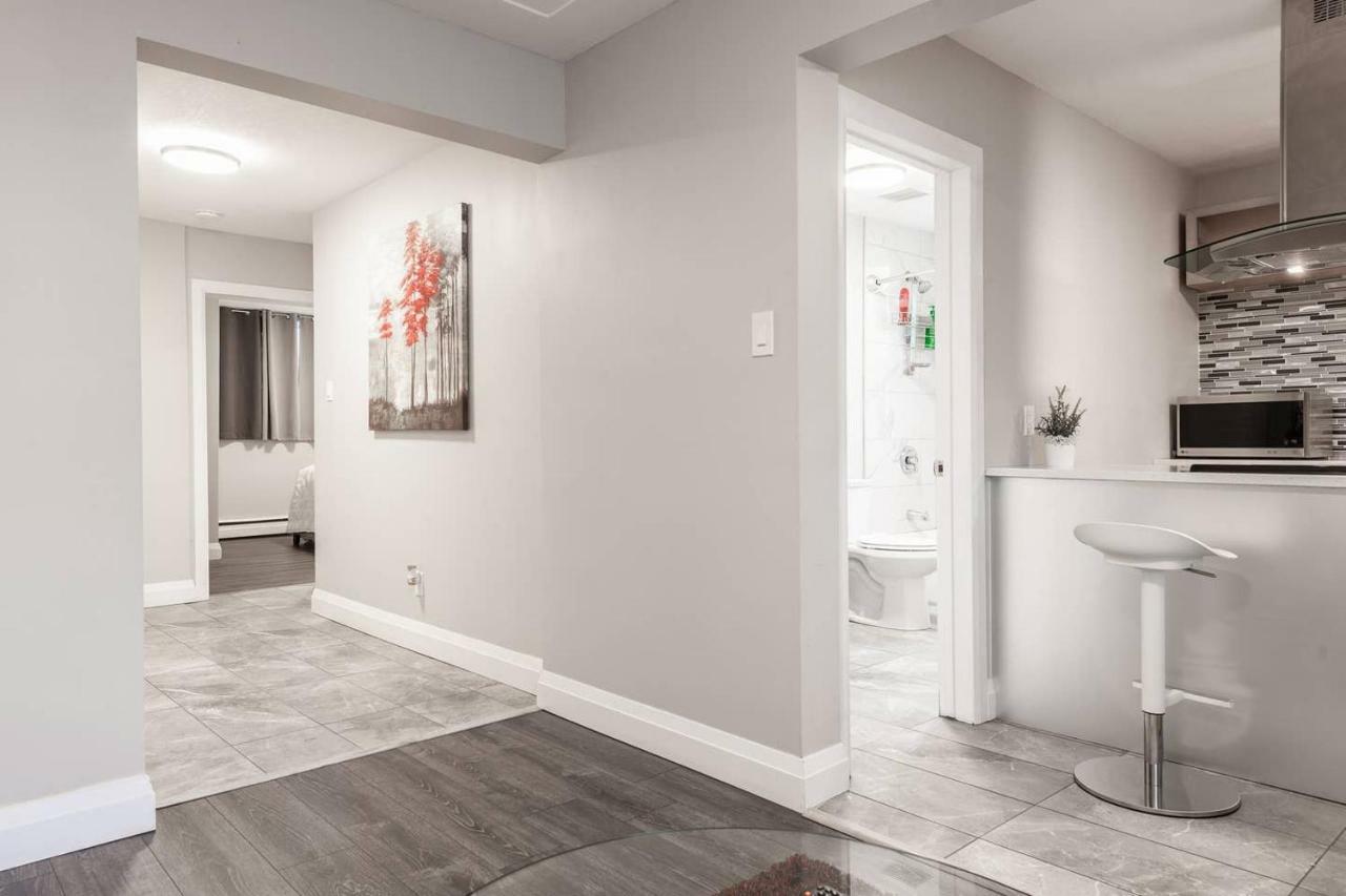 Entire 2 Bedroom Apartment Uptown Waterloo - E1 외부 사진
